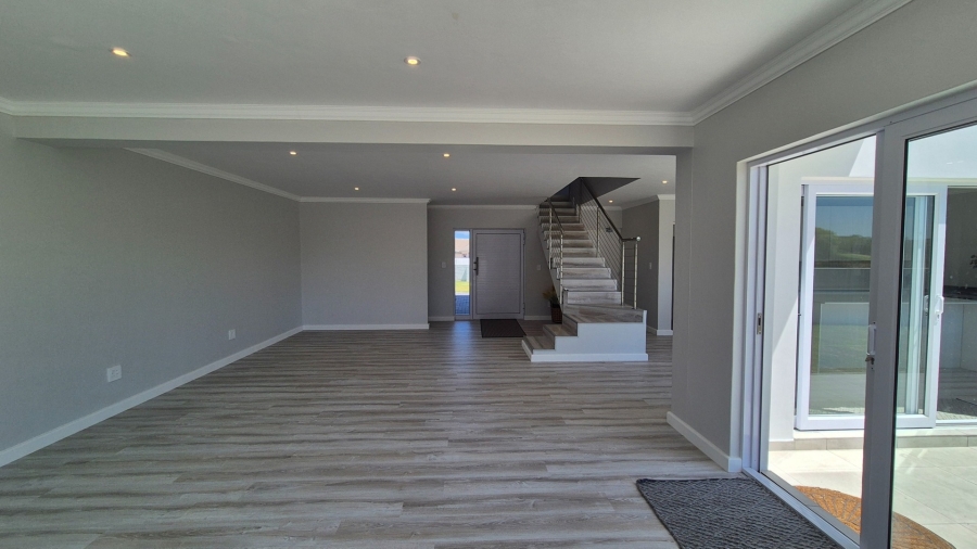 3 Bedroom Property for Sale in Country Club Western Cape